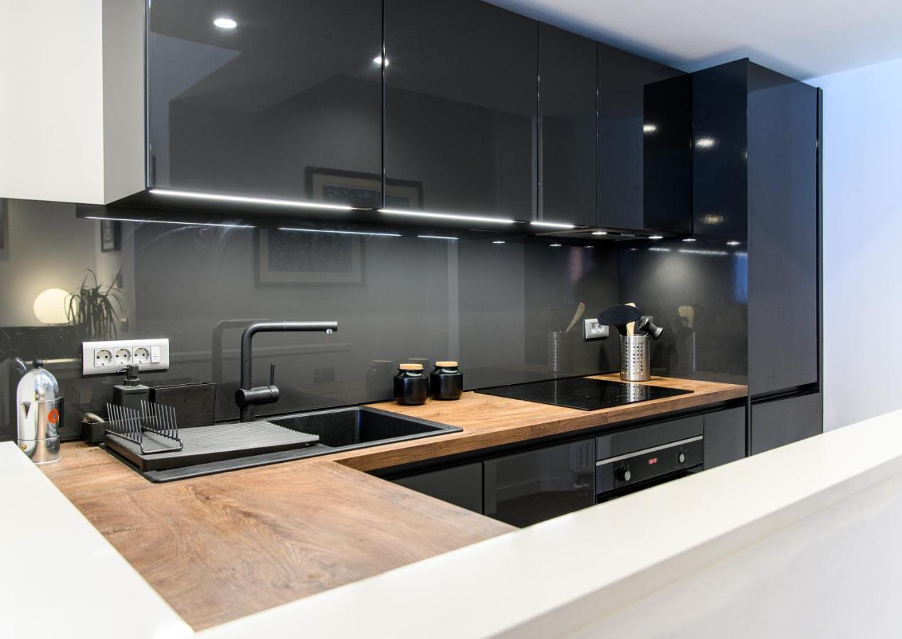 Designer Two-Bedroom Apartment Сплит Екстериор снимка